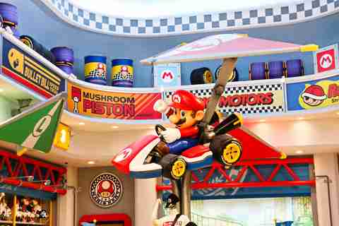 Boutique de produits dérivés Mario Kart à Nintendo World, Osaka, Japon