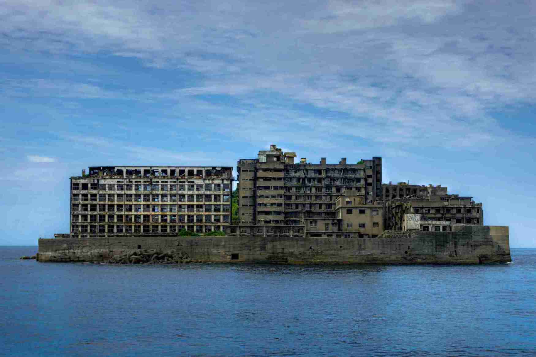 Île Gunkanjima surnommée navire fantôme près de Nagasaki