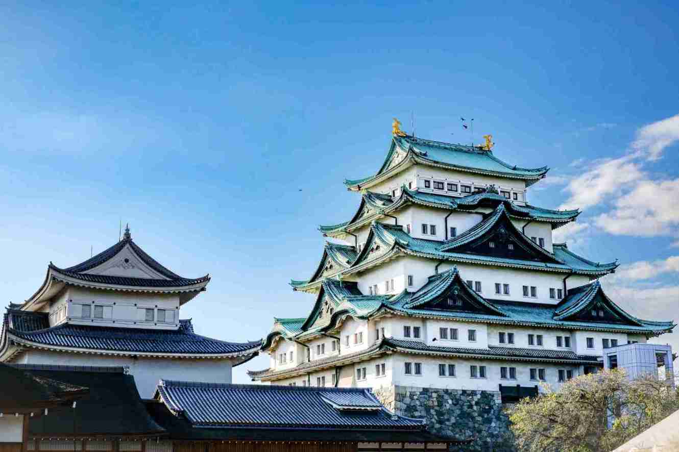 Château de Nagoya avec kinshachi dorés